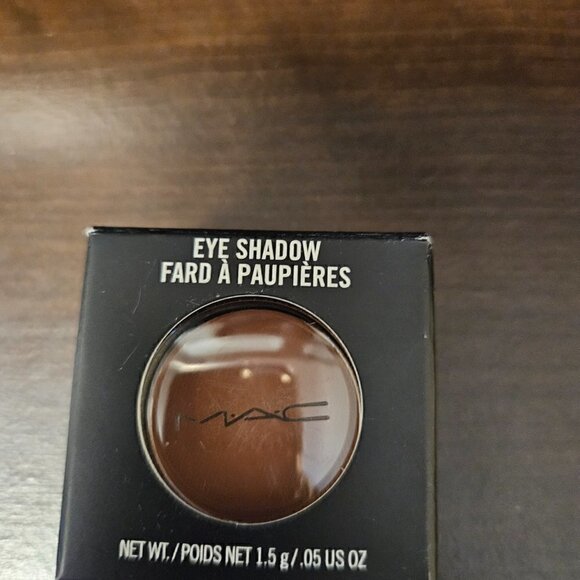 MAC Single Eyeshadow in Swiss Chocolate (NIB) - Picture 2 of 4
